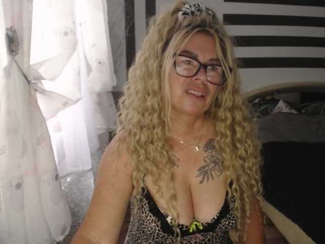 ArianeSexy live cam on BongaCams