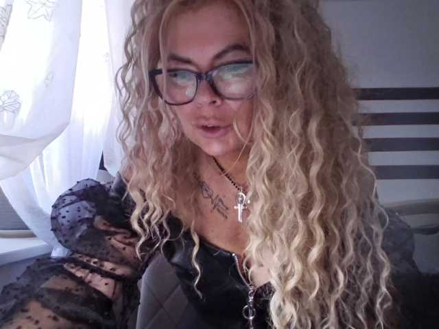 ArianeSexy live cam on BongaCams
