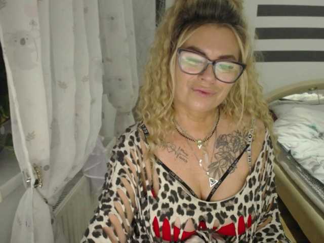 ArianeSexy live cam on BongaCams
