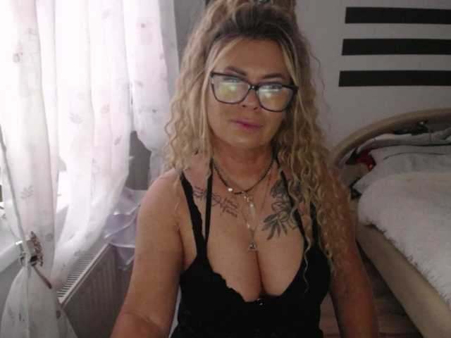 ArianeSexy live cam on BongaCams