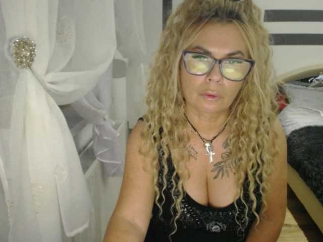 ArianeSexy live cam on BongaCams