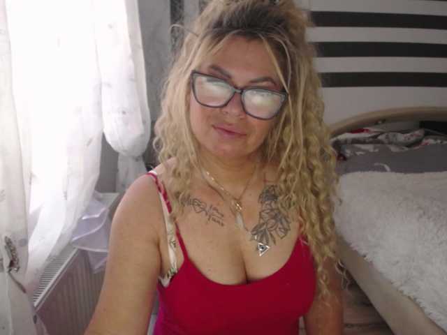 ArianeSexy live cam on BongaCams