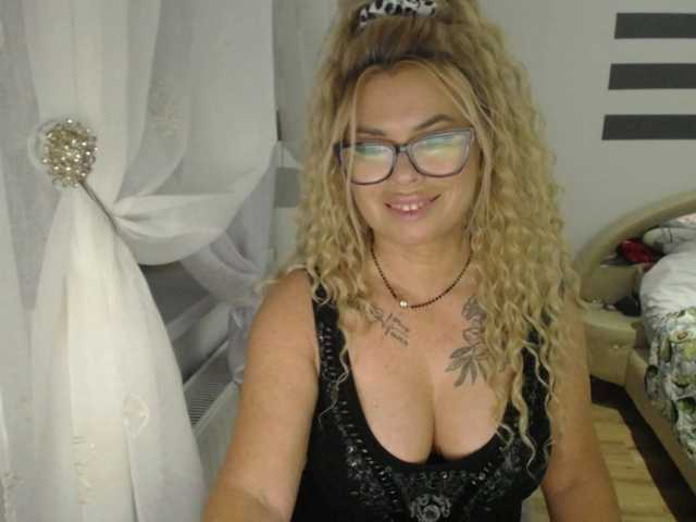 ArianeSexy live cam on BongaCams
