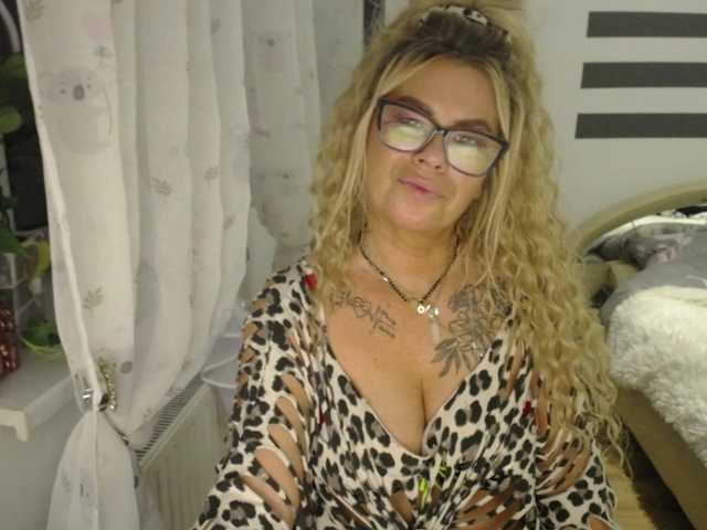 ArianeSexy live webcam show