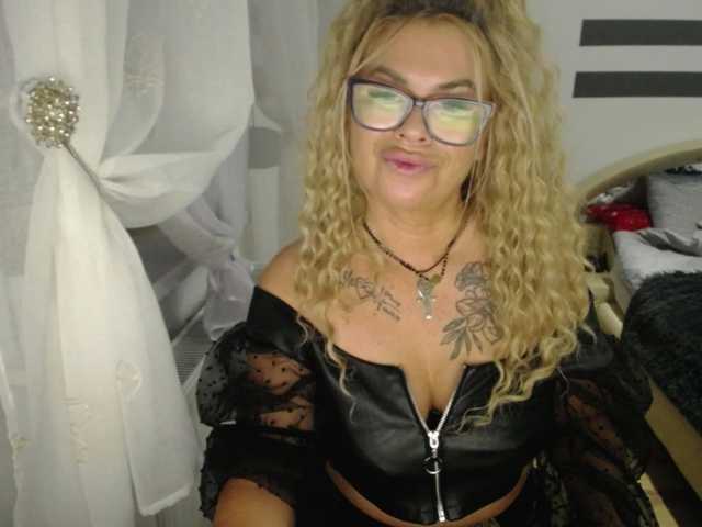ArianeSexy live cam on BongaCams