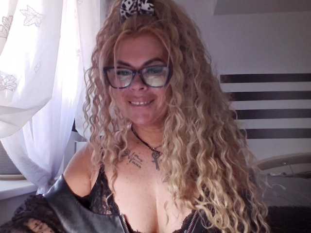 ArianeSexy live cam on BongaCams