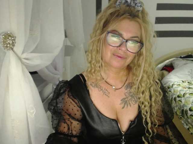 ArianeSexy live cam on BongaCams