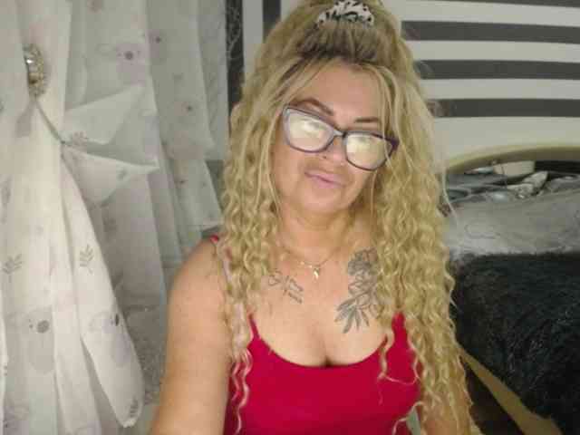 ArianeSexy Live Webcam on BongaCams