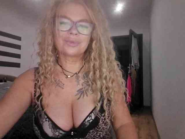 Model: ArianeSexy