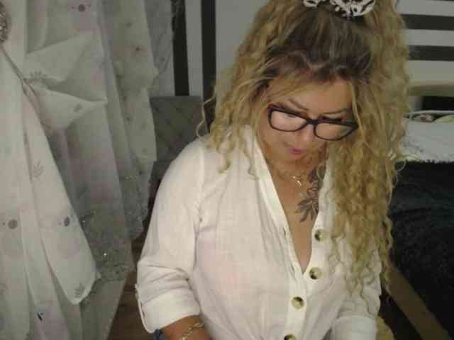 Model: ArianeSexy