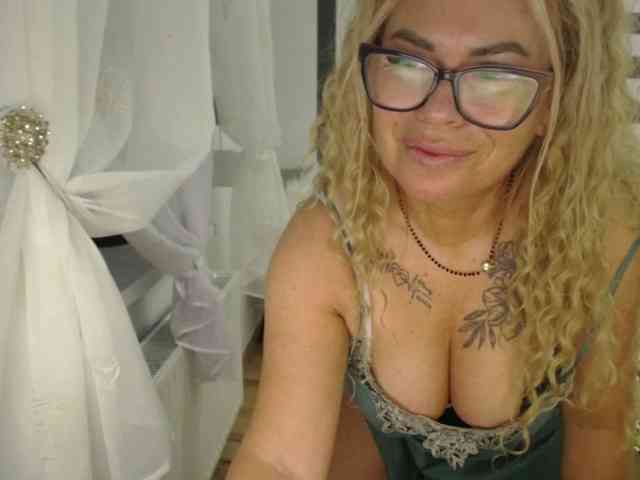 ArianeSexy's webcam live show