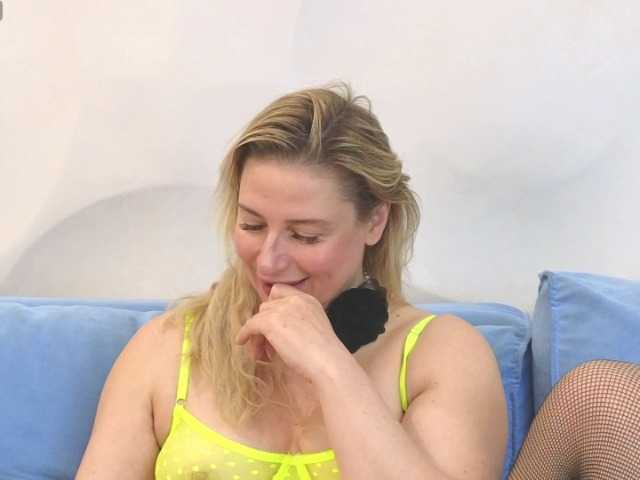 Murenza's BongaCams show and profile