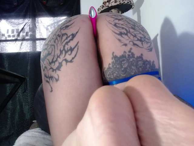Lizhot2305 live cam on BongaCams