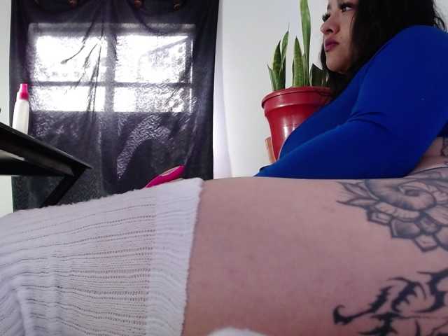 Lizhot2305 live cam on BongaCams