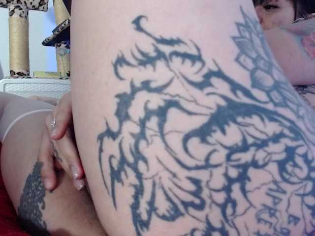 Lizhot2305 live cam on BongaCams
