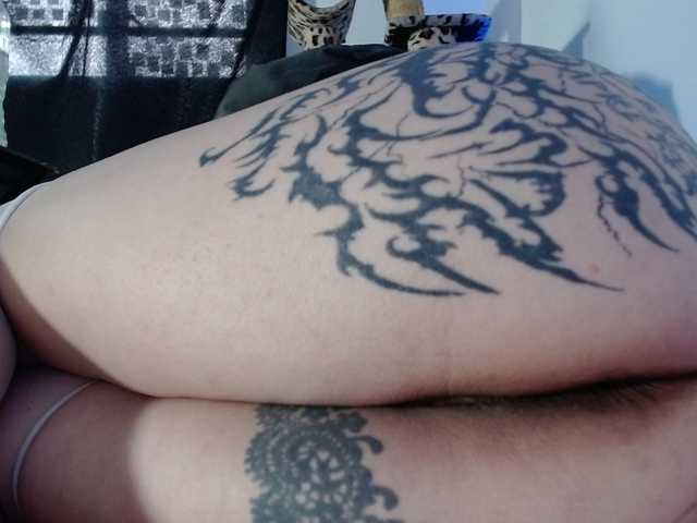 Lizhot2305 live cam on BongaCams
