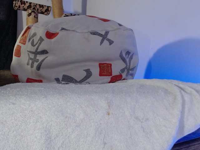 Lizhot2305 live cam on BongaCams