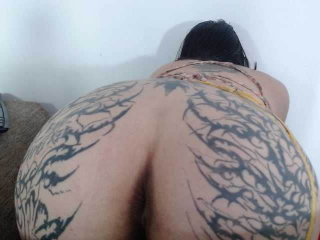 Lizhot2305 live cam on BongaCams