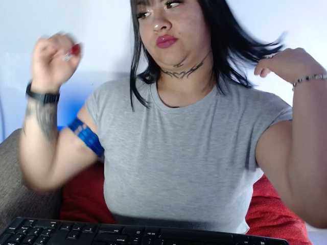 Lizhot2305 live cam on BongaCams