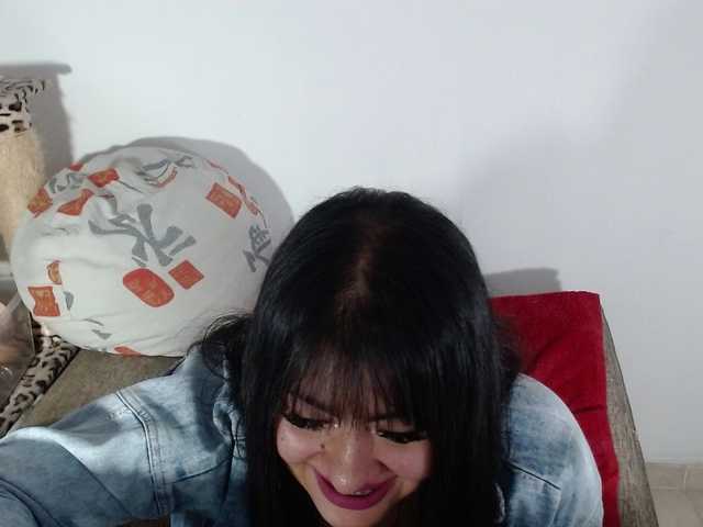 Lizhot2305 live cam on BongaCams