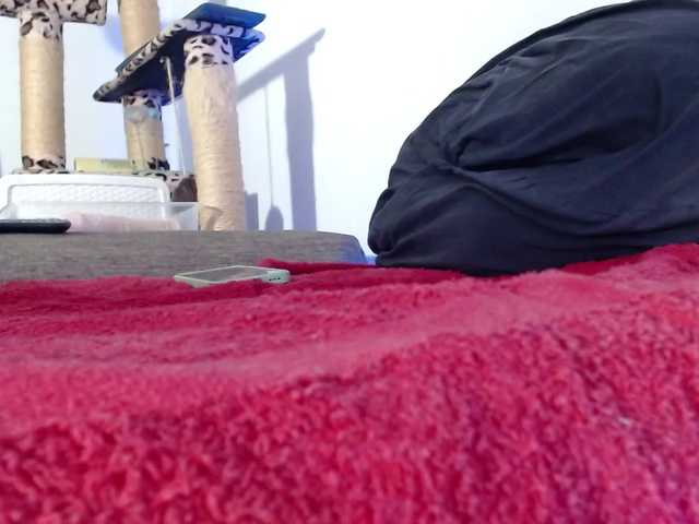 Lizhot2305 live webcam show