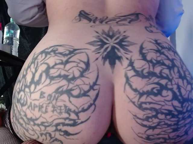 Lizhot2305 live cam on BongaCams