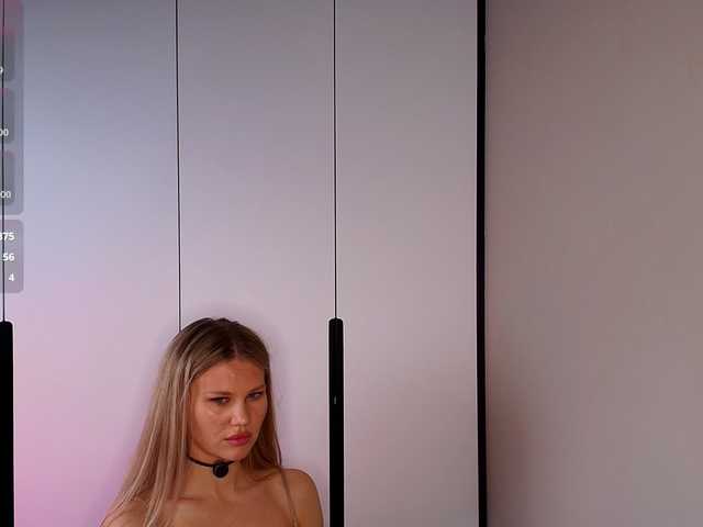 Pinkie-Pie's BongaCams show and profile