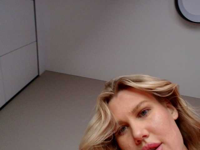 Pinkie-Pie live cam on BongaCams