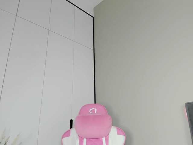 Pinkie-Pie, live now on BongaCams