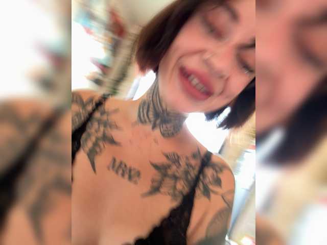 MalinaLaura live cam on BongaCams