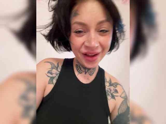 Lil_Lu webcam