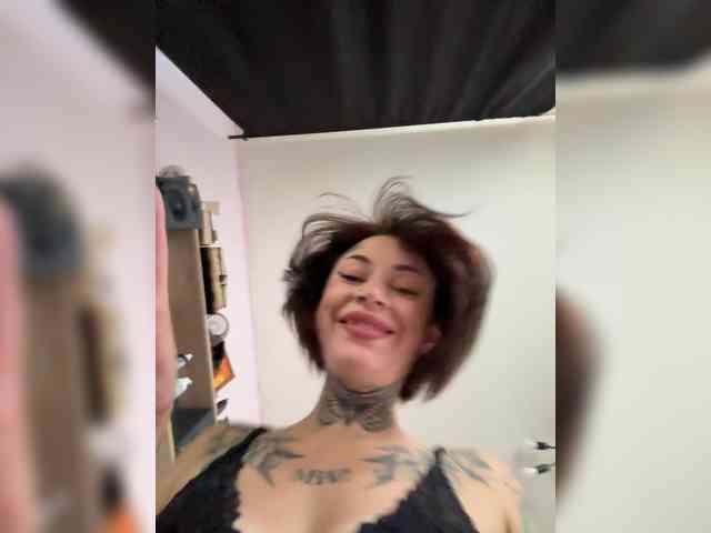 Lil_Lu webcam