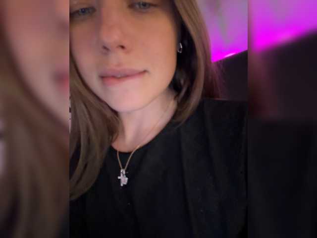 Villanelle live cam preview