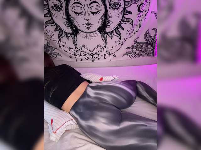 Villanelle — live female cam