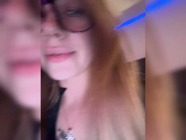 Villanelle live cam preview