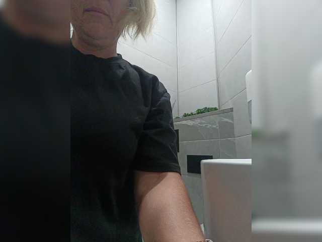 Kimmmmis live webcam show
