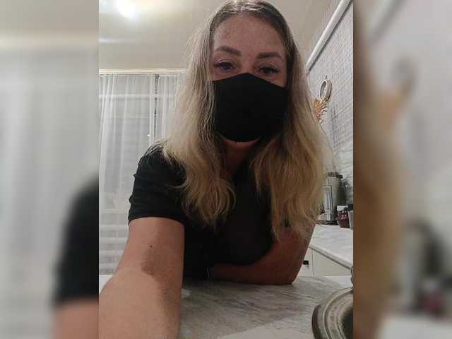 Kimmmmis live webcam show