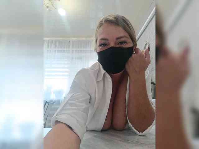 Model: Kimmmmis