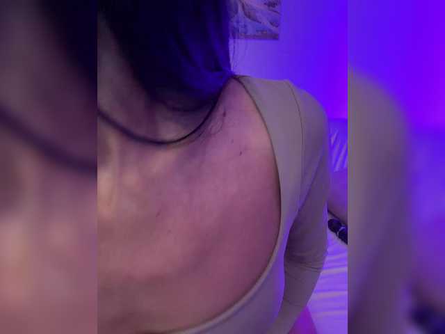 Honeycouple live cam on UnifiedCams