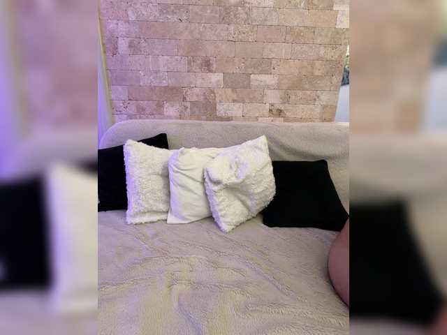 Honeycouple's BongaCams show and profile