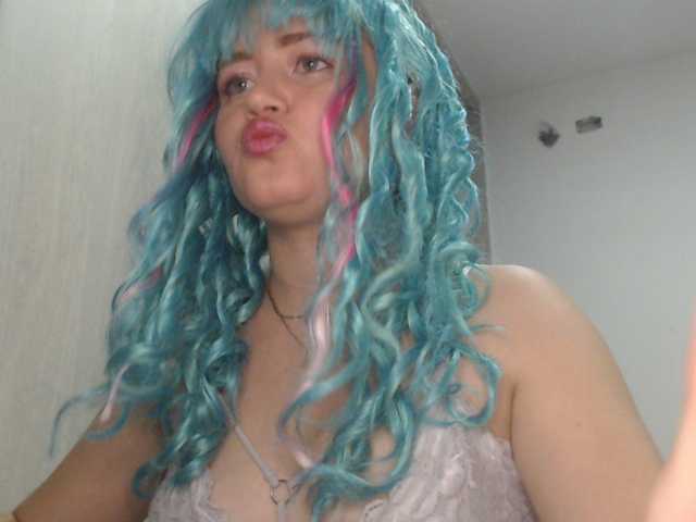 fisting-roxy live cam on BongaCams