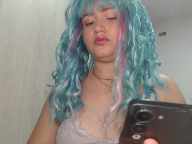 fisting-roxy live cam on BongaCams