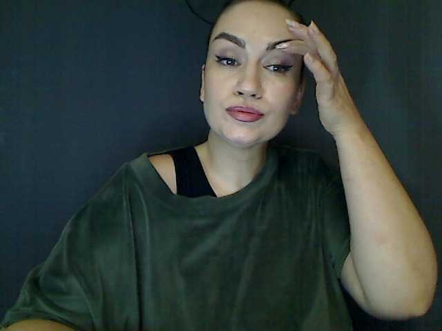SerafimaArt live cam preview