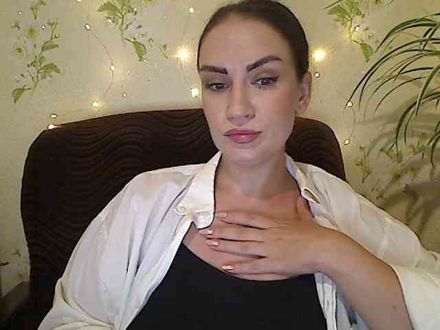 SerafimaArt Live Webcam on BongaCams