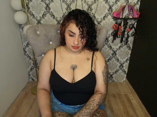celeste04 live cam on BongaCams