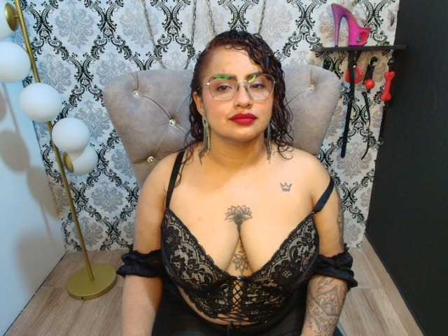 celeste04 live cam on BongaCams