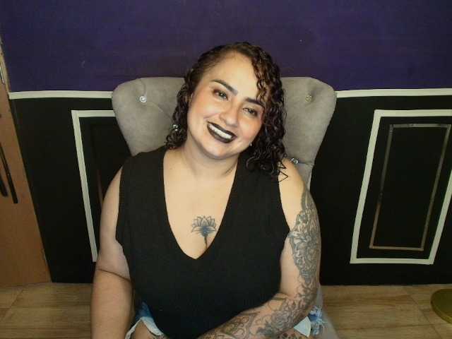 le modèle celestte_BDSM est en webcam porno dans un show sur le site bongacams, il possède les tags suivants: Latino/Hispanic,Brunette,Trimmed