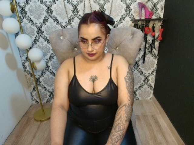 celeste04 live cam on BongaCams