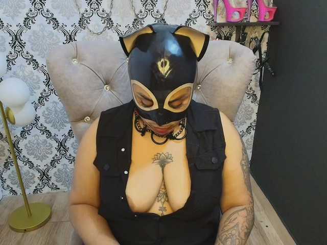 celeste04 live cam on BongaCams
