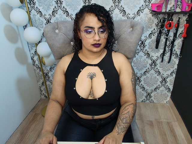 celeste04 live cam on BongaCams